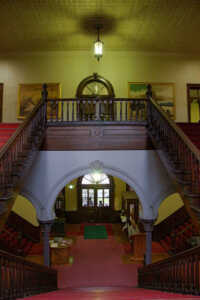 札幌北海道庁旧本庁舎-エントランスホールと階段