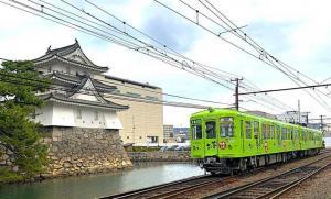 高松城 琴電と艮櫓の撮影スポットより