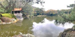 栗林公園　鴨池と瞰鴨閣