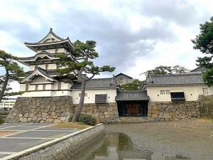 高松城　月見櫓・水手御門・渡櫓(外から)