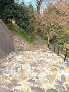 白峯寺 崇徳天皇 白峯陵から駐車場へ進む道