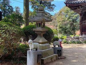 白峯寺 薬師堂・(干支の?)石像
