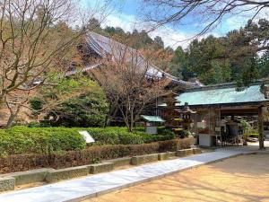 白峯寺 本堂・毘沙門天