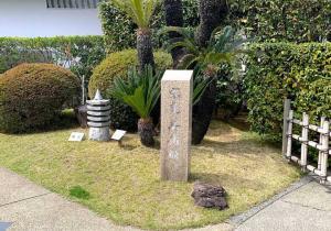 中津万象園 絵画館と庭園の分岐