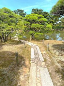 中津万象園 水蓮橋への園路