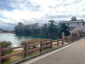 今治城　土橋からの景色