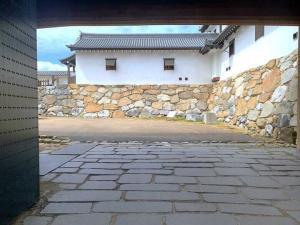 今治城　枡形虎口　渡櫓門・鉄御門下からの景色(今治城　三の丸跡鉄御門遺構礎石方面)