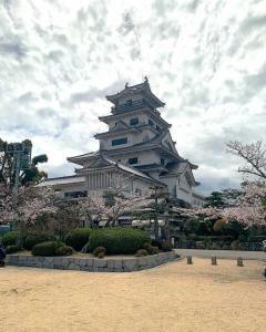 今治城　二の丸跡からの天守
