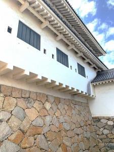 今治城　天守と本丸御門の間の虎口付近の天守側