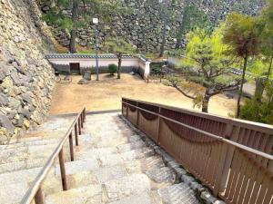 今治城　山里門からの階段