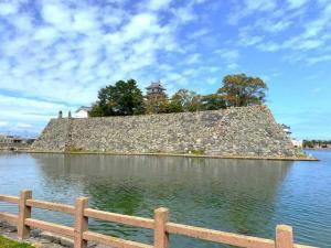 西門通からの堀越の今治城