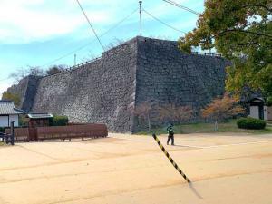 丸亀城 三の丸 月見櫓跡からの二の丸の石垣