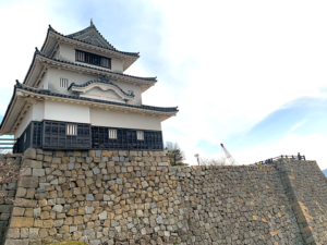 丸亀城天守(長崎櫓跡付近より)