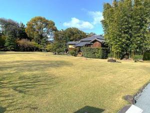 天赦園　庭園北側散策路の様子(伊達宗紀隠居所潜淵館跡？)