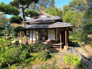 天赦園　春雨亭(書屋)