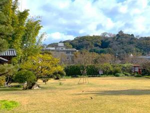 天赦園　伊達宗紀隠居所潜淵館跡付近から見える宇和島城天守