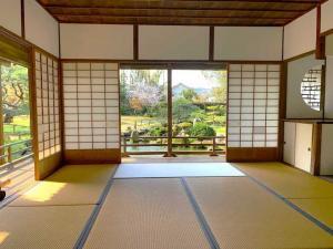 天赦園　春雨亭(書屋)