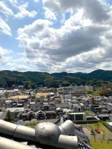 大洲城　天守閣からの景色・南側(頭だけ「三の丸南隅櫓」が見えました…)