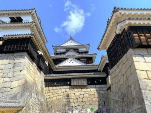 松山城:「本壇・天守群」小天守・筋鉄門東塀/大天守・一ノ門南櫓