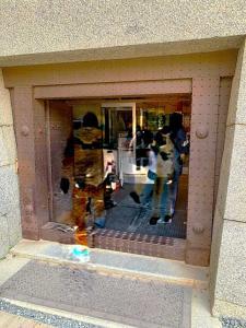 松山城 天守群に囲まれたエリア:穴蔵(天守群入口)