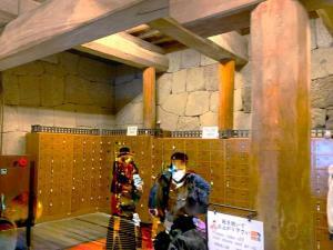 松山城:「本壇・天守群」内部(穴蔵入った下足箱エリア)