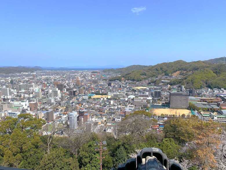 松山城:「本壇・天守群」内部 天守閣からの景色・北側