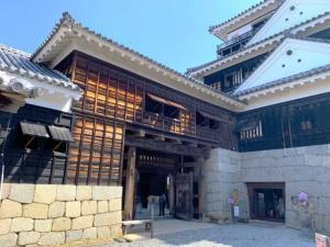 松山城 天守群に囲まれたエリア:内門