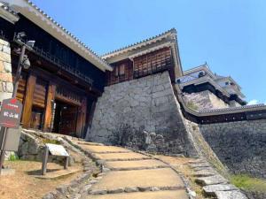 松山城 乾門・乾門東続櫓(本壇:南隅櫓・小天守も…)