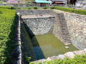 松山城 二之丸庭園内部 ニ之丸御殿 大井戸遺構