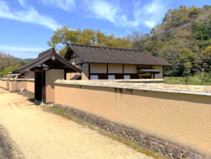 湯築城跡 土塀・武家屋敷1