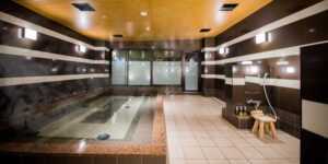 道後温泉・八千代：大浴場(こちらのHP(http://www.e-yachiyo.co.jp/)より))