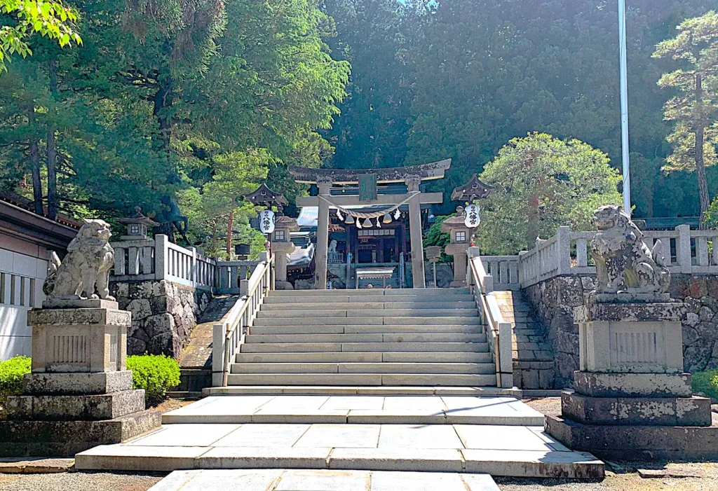 櫻山八幡宮　二の鳥居