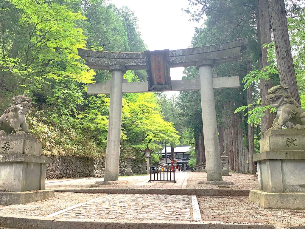 飛騨山王宮 日枝神社　一の鳥居