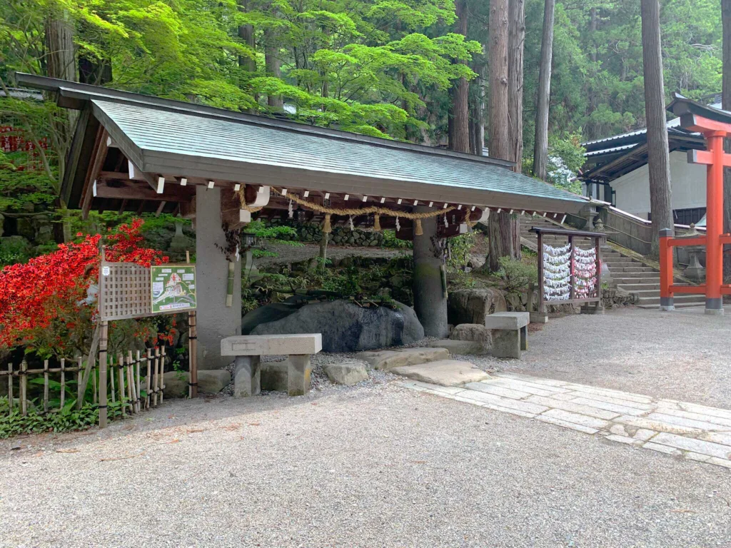 飛騨山王宮 日枝神社　手水舎