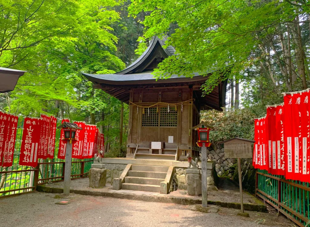 飛騨山王宮 日枝神社　境内社：稲荷神社