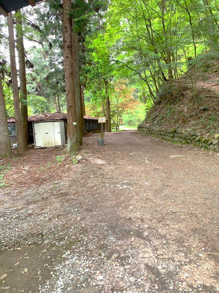 高山城 (中段屋形へ)