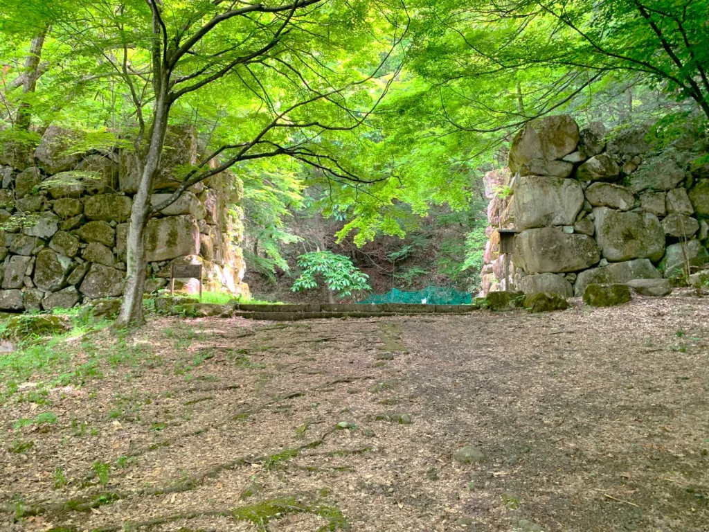 高山城 大手門(現存ではなく昭和の時代に積まれた石垣らしい)