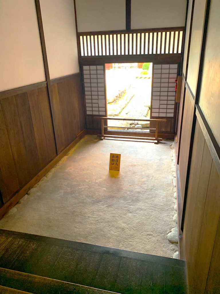 高山陣屋　役人出勤口(身分にお応じていくつかある出入口の1つらしい)