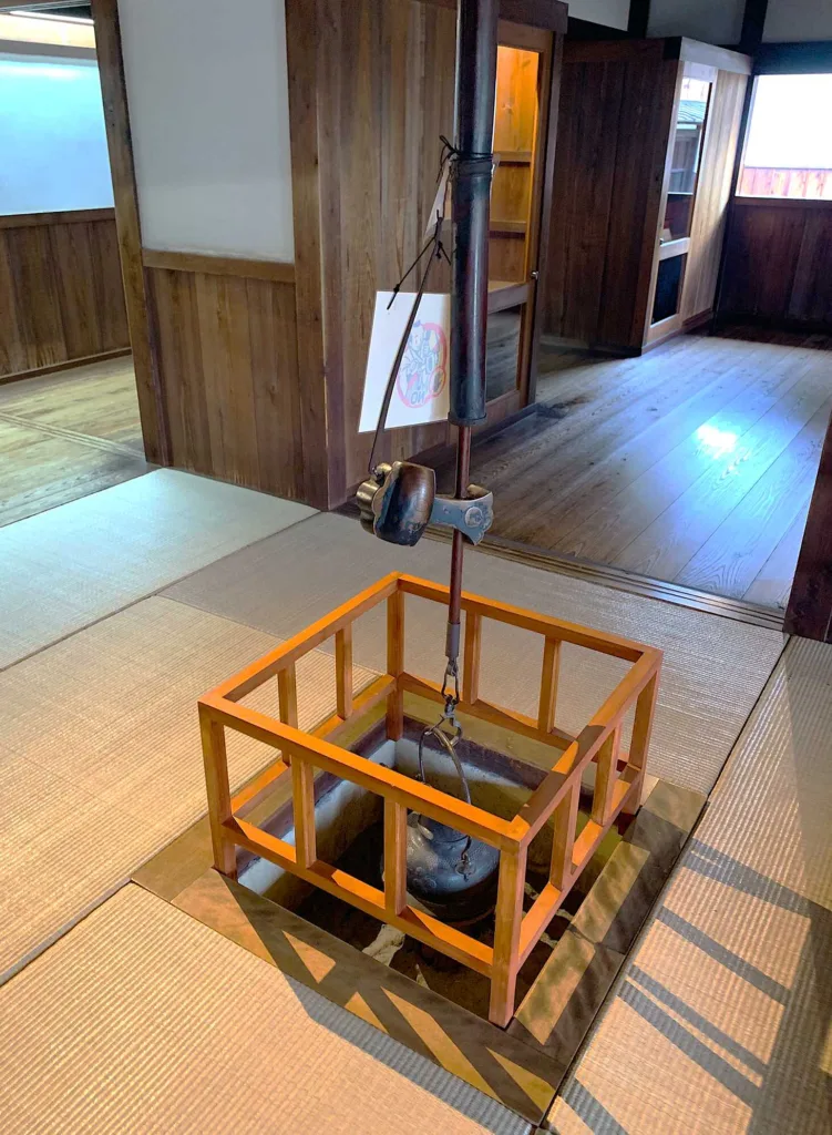 高山陣屋　台所茶の間