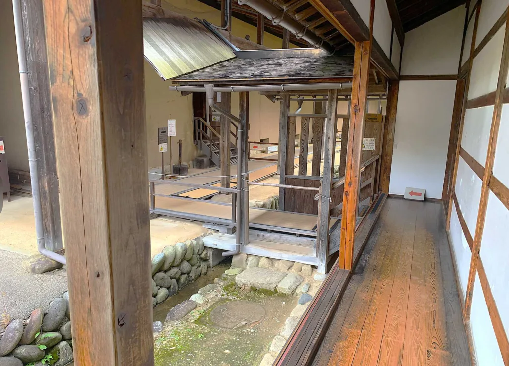 高山陣屋　御役所の建造物から御蔵へ