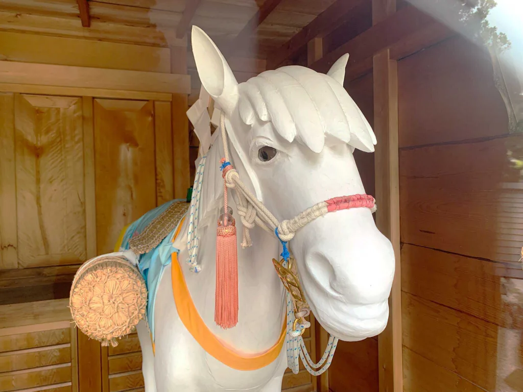 水無神社 神馬舎