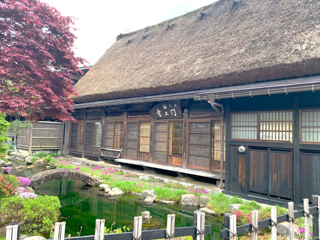 白川郷 秋葉神社付近の民宿 幸エ門