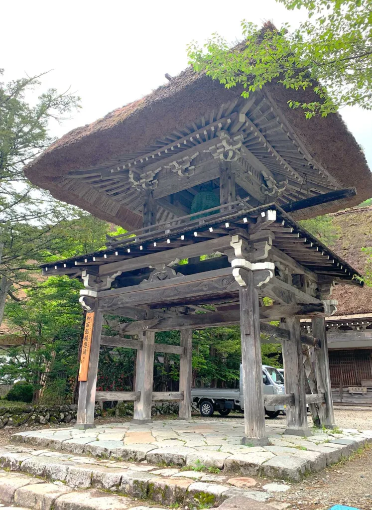 白川郷 明善寺鐘楼門