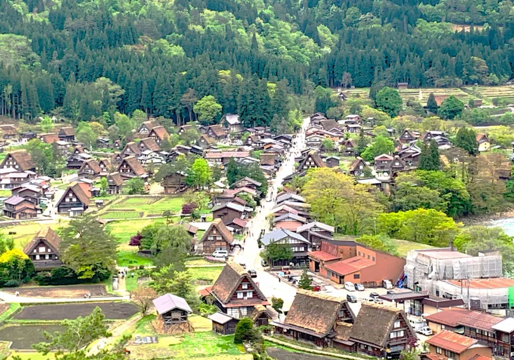 白川郷　荻町城跡展望台からの景色(ちょっとアップで…)
