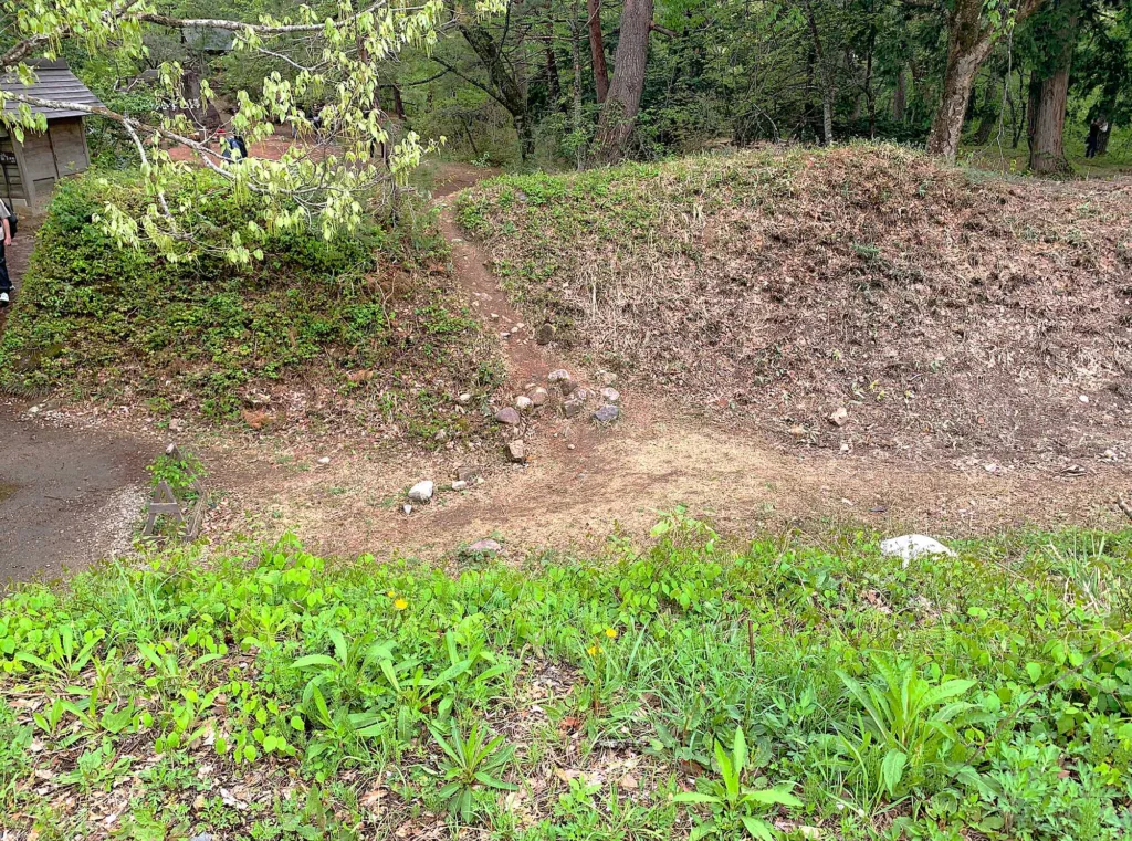 白川郷 荻町城跡土塁