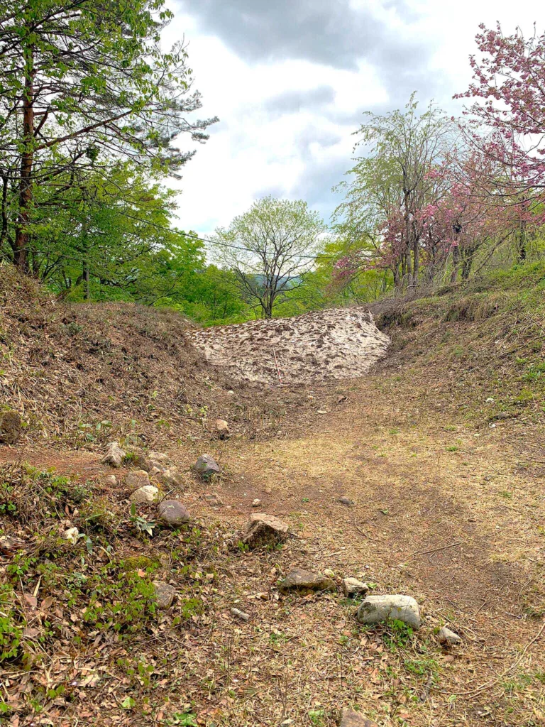 白川郷 荻町城跡土塁