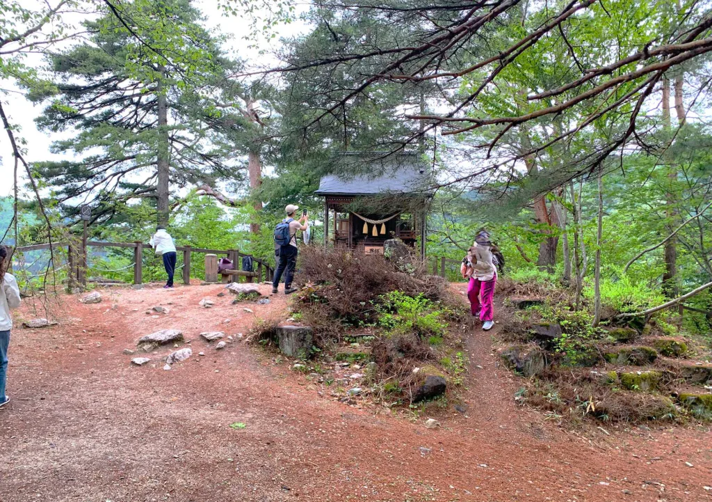 白川郷 荻町城跡にあるお社
