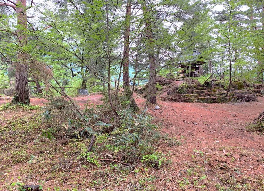 白川郷 荻町城跡にあるお社