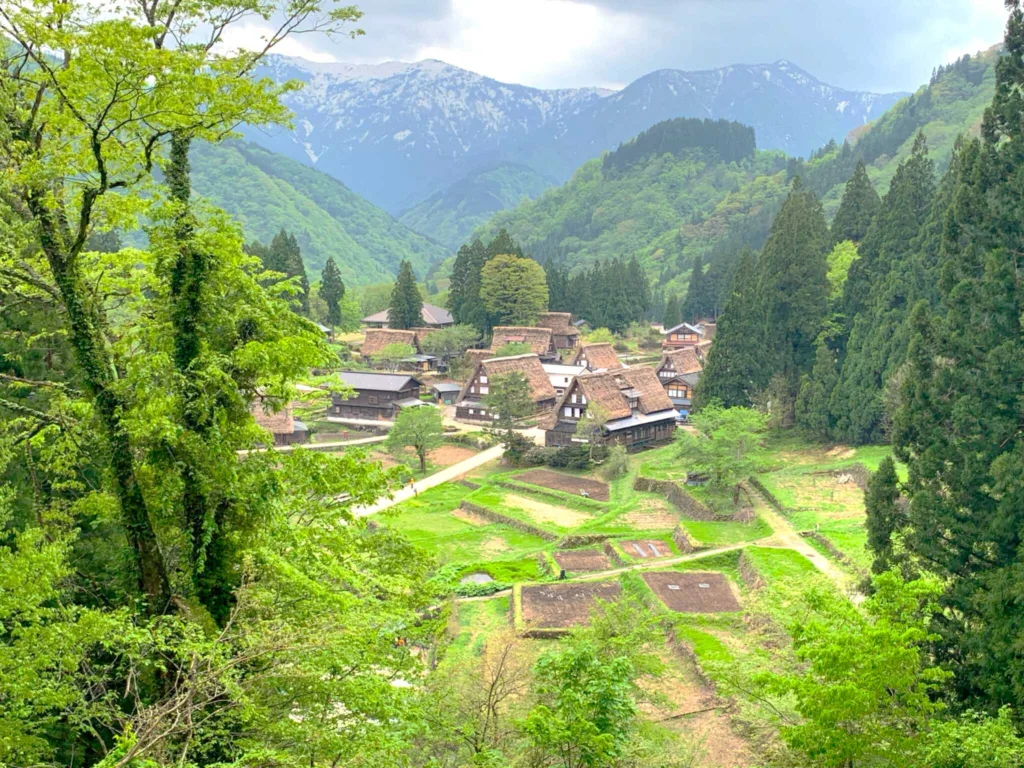 五箇山　相倉集落　展望所付近からの景色