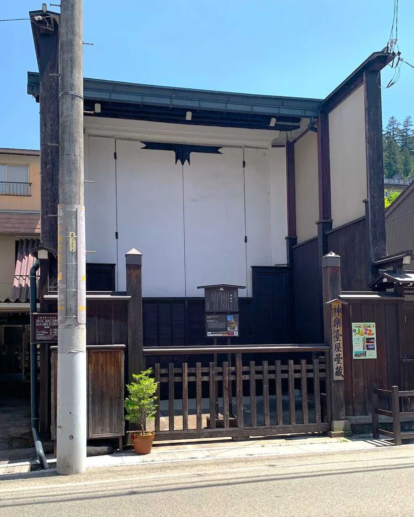 高山　山王祭「神楽臺」屋台蔵